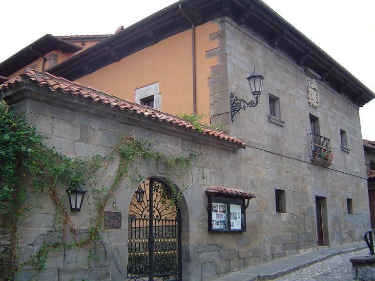 Apartamentos Villa De Потес Екстериор снимка