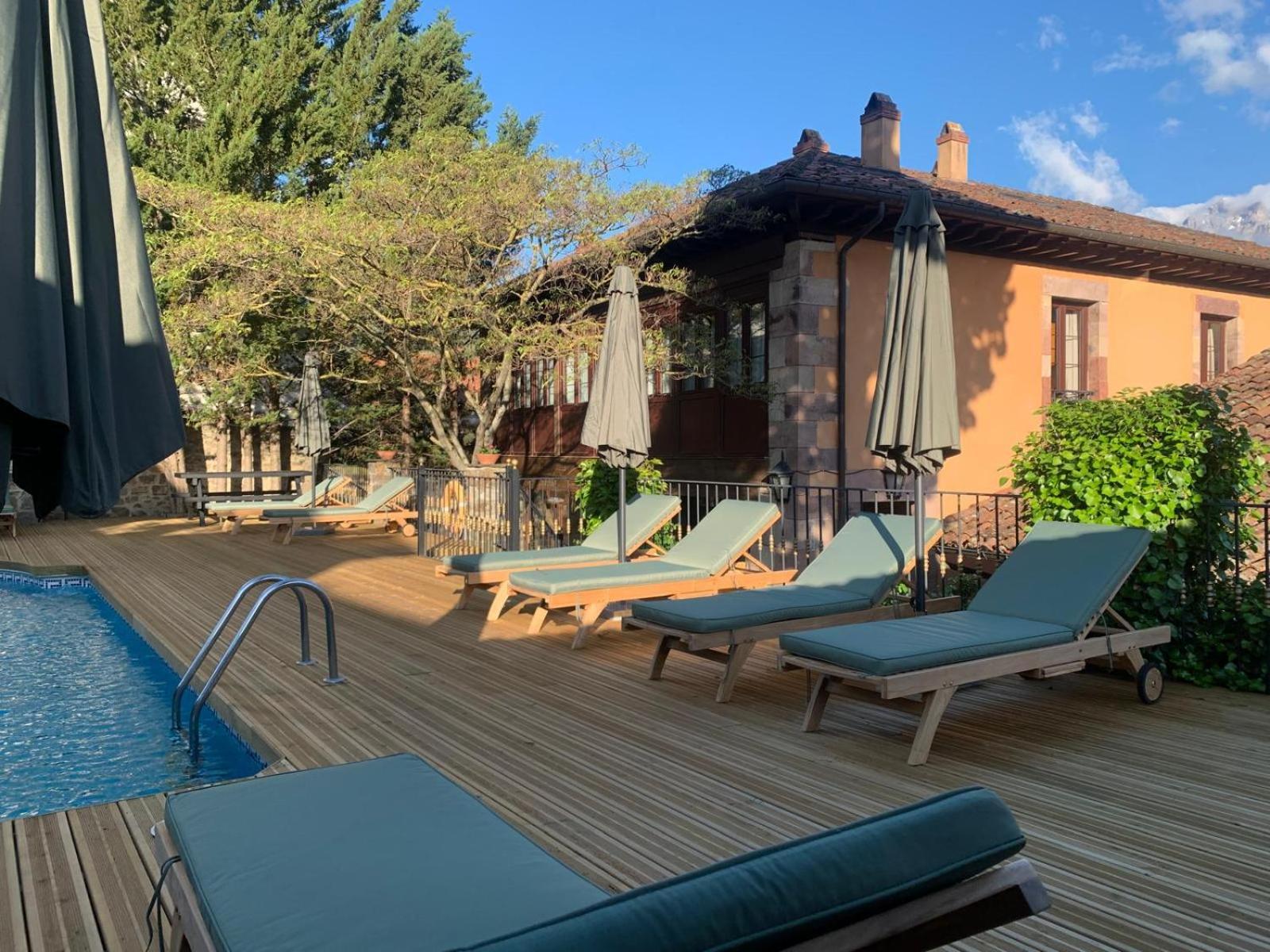 Apartamentos Villa De Потес Екстериор снимка
