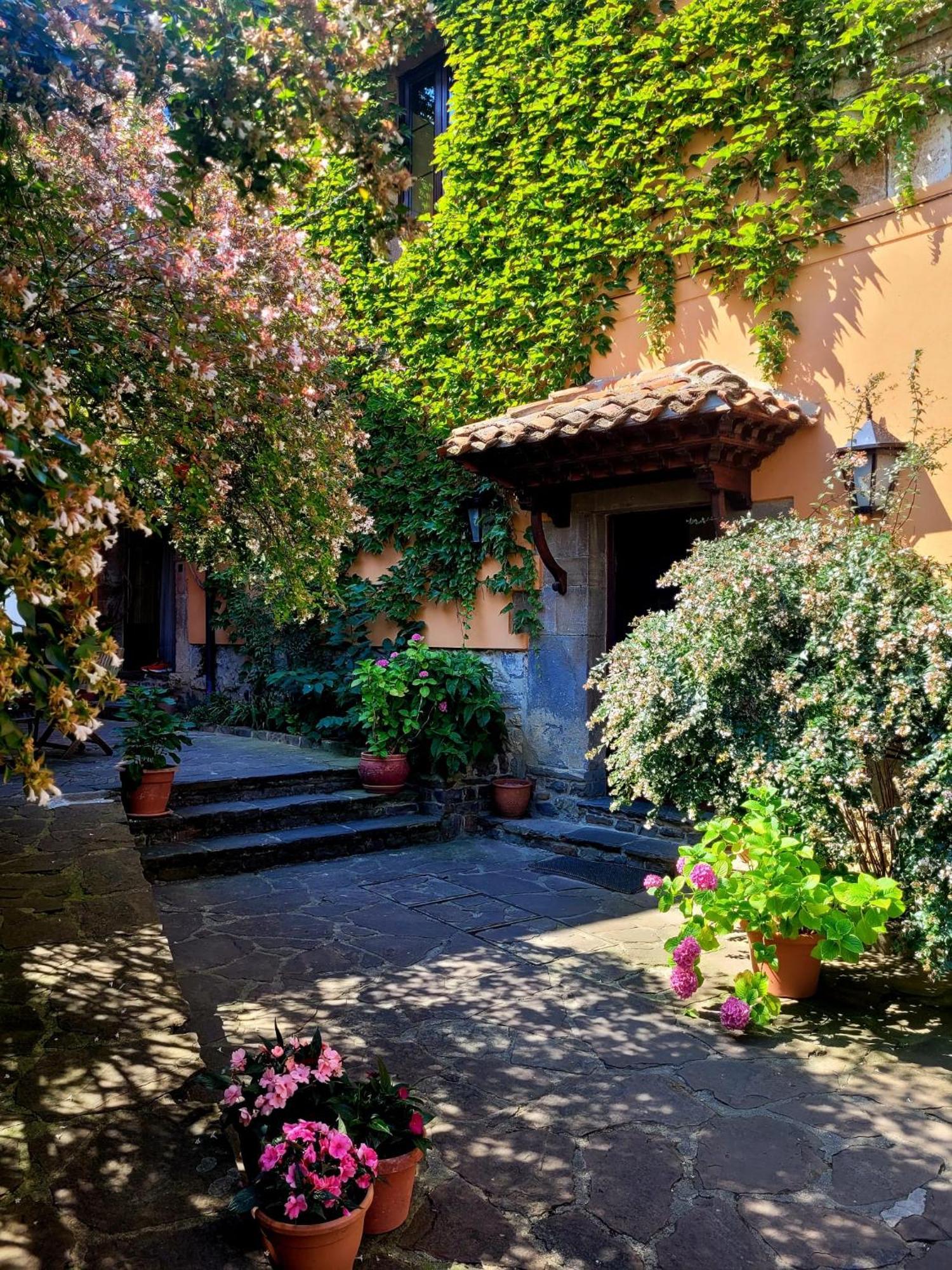 Apartamentos Villa De Потес Екстериор снимка