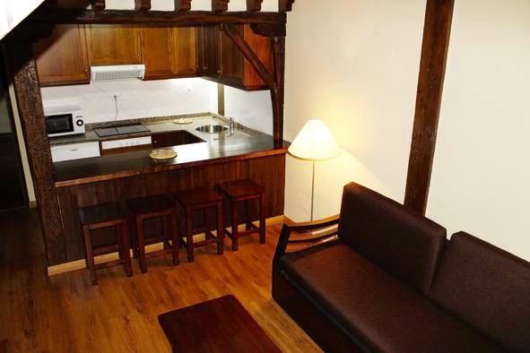 Apartamentos Villa De Потес Екстериор снимка